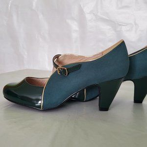 Vintage style heels in green - size 6.5 / 37